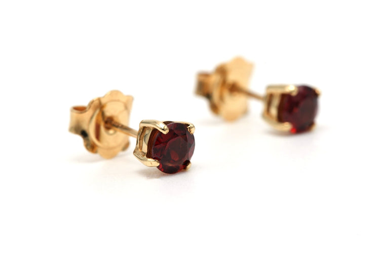 Boucles d'oreilles Boucles d'oreilles contemporaines serties de grenats en or jaune 18 carats 58 Facettes B789