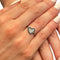 Bague 53 Bague Vanessa Tugendhaft or blanc, diamants, saphirs 58 Facettes 294