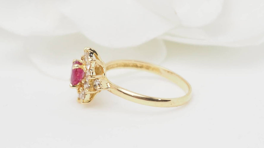Bague 52.5 Bague marguerite en or jaune, rubis et diamants 58 Facettes 32669