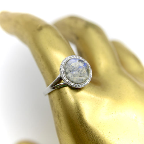 Bague 52 Bague pierre de Lune en or, pierre de lune sculptée, années 1950, avec diamants 58 Facettes A2001I