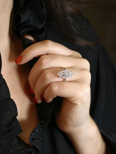 Bague Bague marquise or blanc diamants 58 Facettes J523