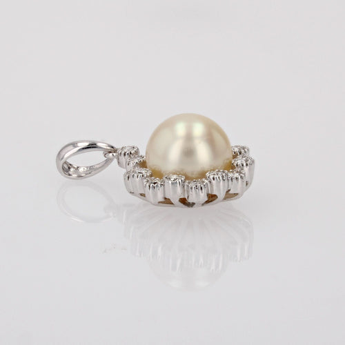 Pendentif Pendentif perle Akoya et ses diamants 58 Facettes 24-073
