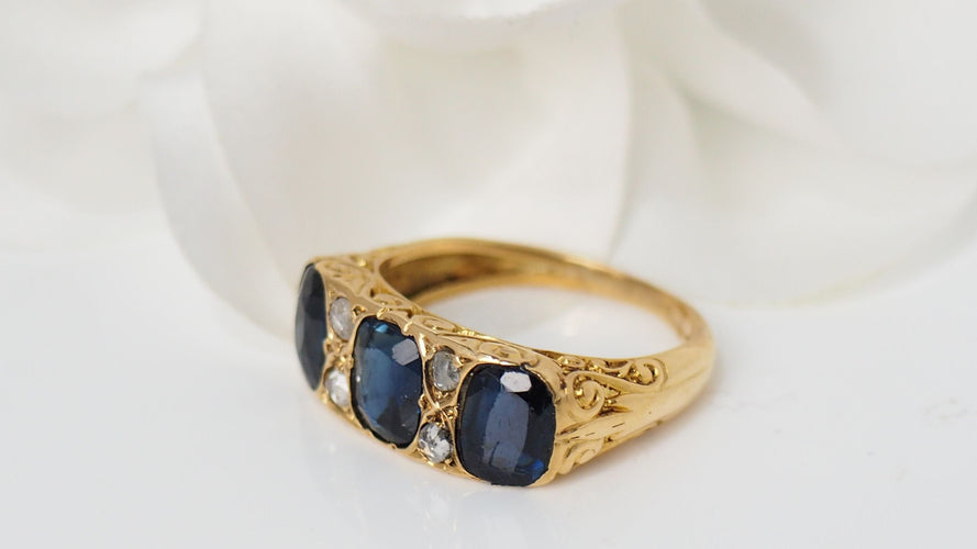 Bague 51 Bague Jarretière En Or  Saphirs Et Diamants 58 Facettes 29705