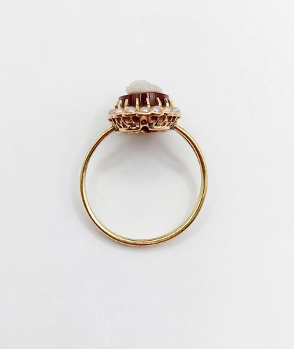 Bague 55.5 Bague marquise or jaune, camée sur agate, perles (circa 1900) 58 Facettes A04862