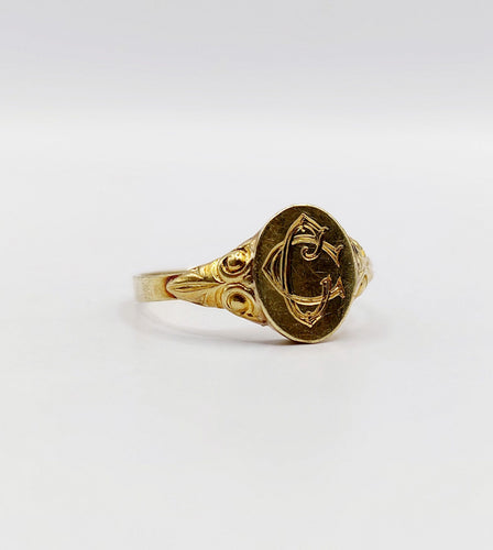 Bague chevalière Art Déco or jaune monogrammée CC (circa 1950) 58 Facettes A05980