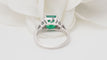 Bague 50 Bague en or blanc, émeraude de Colombie et diamants 58 Facettes 32633