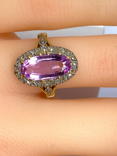 Bague 50 Bague en or 18 carats ornée d’une topaze rose et de diamants. Epoque Napoléon III. 58 Facettes AB273