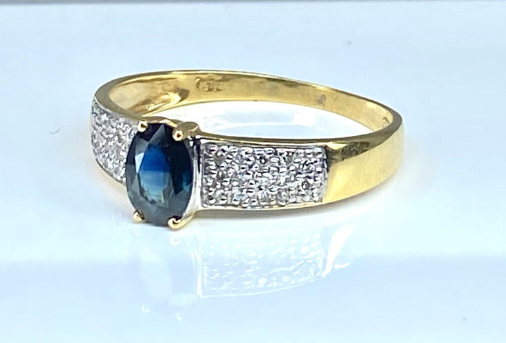 Bague 59 Bague jonc bandeau en or jaune 18 carats, saphir et 28 diamants 58 Facettes AB374