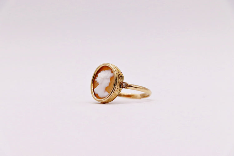 Bague 56 Bague camée vintage et perles 58 Facettes 1046