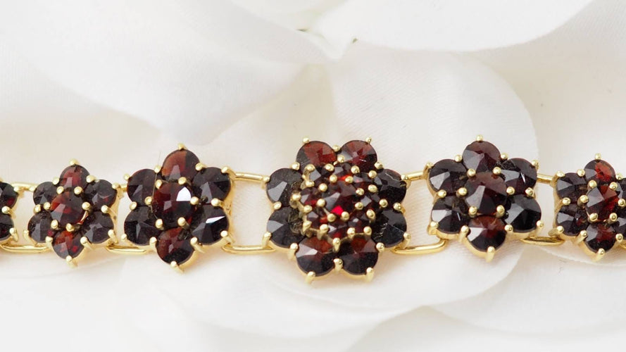 Bracelet Bracelet vintage en or jaune et grenat 58 Facettes 29414