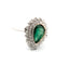 Bague 61 Bague en or blanc avec émeraude centrale et diamants environnants 58 Facettes
