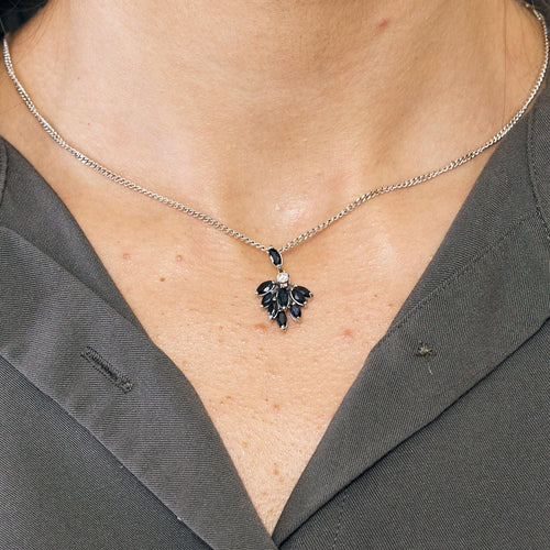 Pendentif Pendentif or gris et saphirs 58 Facettes LAV16963