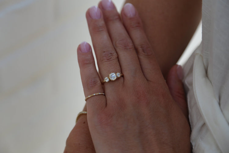 Bague Bague en or jaune avec diamants Old Mine 58 Facettes