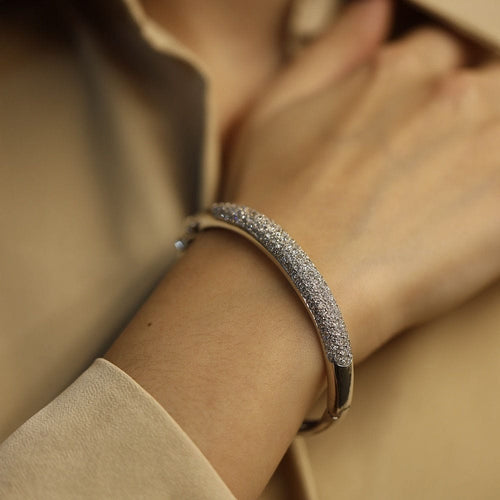 Bracelet Bracelet rigide en or gris 18K - 5,00 cts de diamants G-VS - 30 g - Bijou ouvrant 58 Facettes FB10271