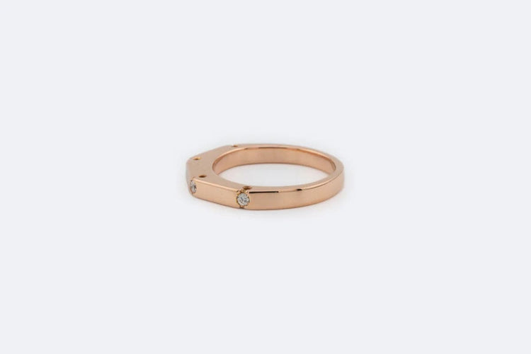 Bague Bague en or rose avec diamants 58 Facettes anl933
