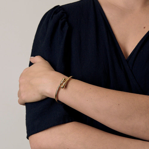 Bracelet Bracelet ancien style jonc en or jaune et diamants 58 Facettes