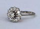 Bague 49.5 Bague de fiançailles vintage en or blanc avec rosette et diamants 58 Facettes