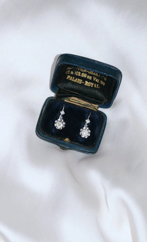Boucles d'oreilles Dormeuses diamants 0.55 Carat, or blanc 58 Facettes
