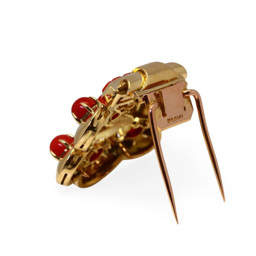 BULGARI Clips de revers Rétro en or jaune et corail 58 Facettes