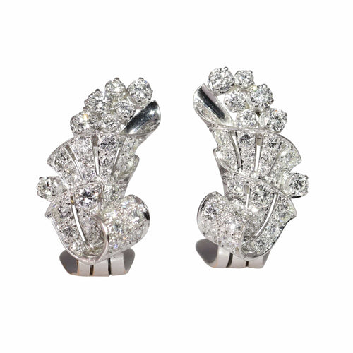 Boucles d'oreilles Élégants clips d'oreilles en diamant platine des années 1950 avec une touche Art déco 58 Facettes 24129-0371