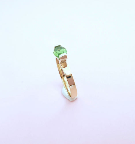 Bague 53.5 Bague Péridot en solitaire Or Jaune 18 K 58 Facettes AA 1667