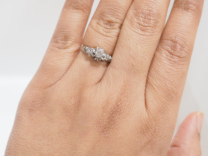 Bague 53.5 Bague solitaire en or blanc et platine, diamant 0,23ct 58 Facettes 33120