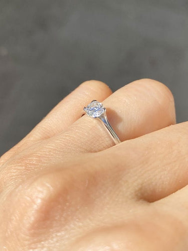 Bague 54.5 Bague solitaire en or blanc et diamant 58 Facettes