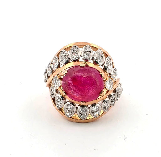 Anello in oro giallo con rubino cabochon e diamanti 58 Facettes