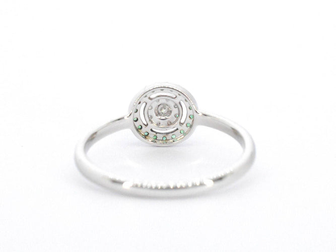 Bague Bague en or blanc avec diamants et émeraude 58 Facettes 2313