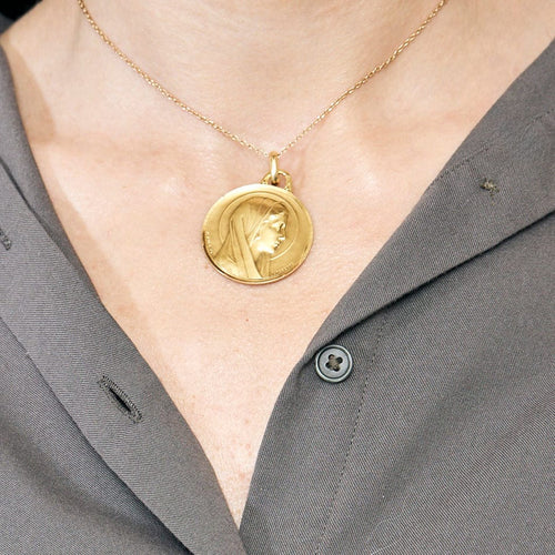 Pendentif AUGIS - Médaille religieuse or jaune, Viege Marie 58 Facettes SAI03674