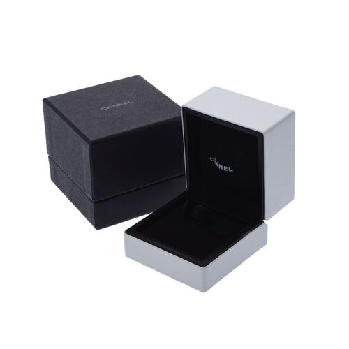 Boucles d'oreilles CHANEL  - Boucles d'oreilles Bouton de Camélia 58 Facettes