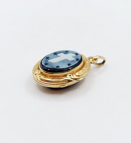 Pendentif Pendentif porte photo souvenir antique or jaune 18k plaques noires, croix et étoiles (circa 1900) 58 Facettes A06198
