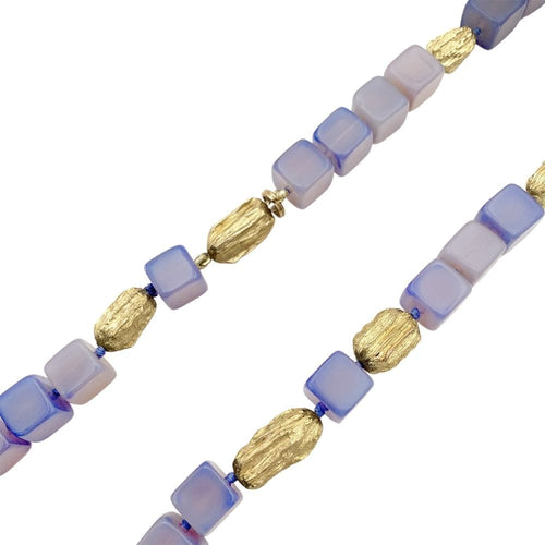 Collier Sautoir cubes de calcédoine et motifs en or jaune. 58 Facettes 35267