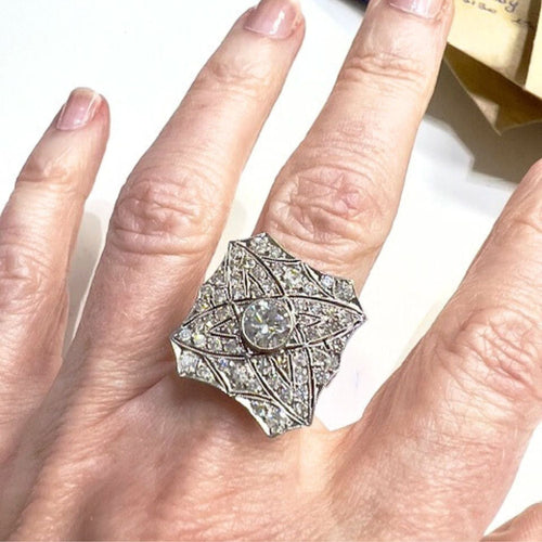 Bague Bague en platine de style Art Déco avec diamants 58 Facettes Q26B