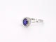 Bague 54 Bague entourage en or blanc avec diamants et saphir 58 Facettes 2010
