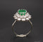 Bague 58 Bague émeraude, diamants, or blanc et platine. 58 Facettes C70-03