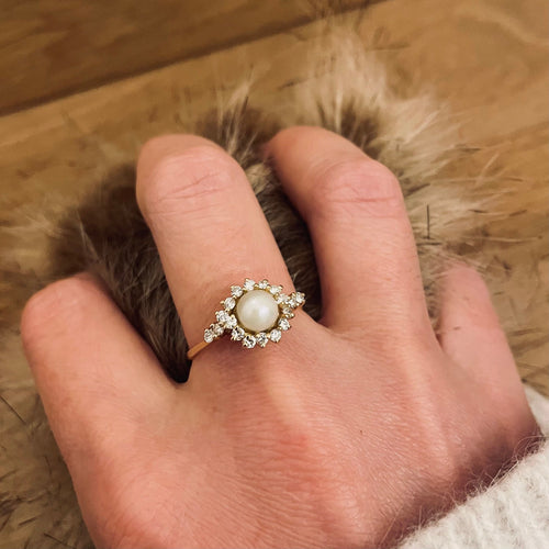 Bague 58 Bague perle et diamants en or jaune 58 Facettes