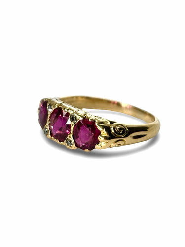 Bague ancienne or jaune 18K rubis 2 ct et diamants 0,04