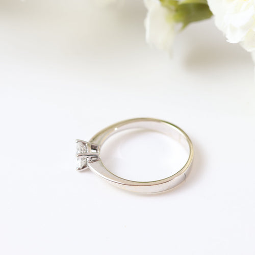 Sortija solitario en oro blanco con diamante 58 Facettes 126443