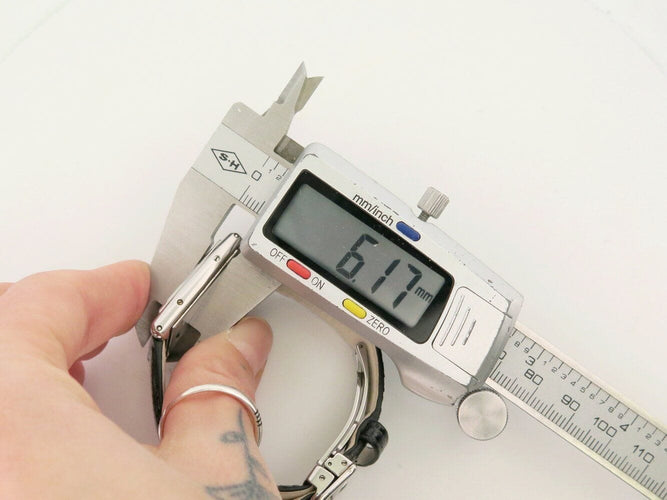 Montre vintage montre CARTIER tank basculante 2386 quartz 32 mm en acier tilting 58 Facettes 271152