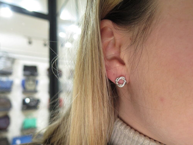 Boucles d'oreilles boucles d'oreilles POIRAY tresse or blanc 18k diamants puces s 58 Facettes 266253