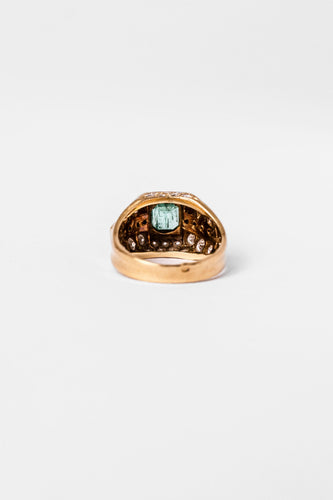 Bague 53 Bague Chevalière en or jaune émeraude et diamants 58 Facettes