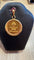 Pendentif Médaille Augis plus qu’hier moins que demain 58 Facettes 096531084332