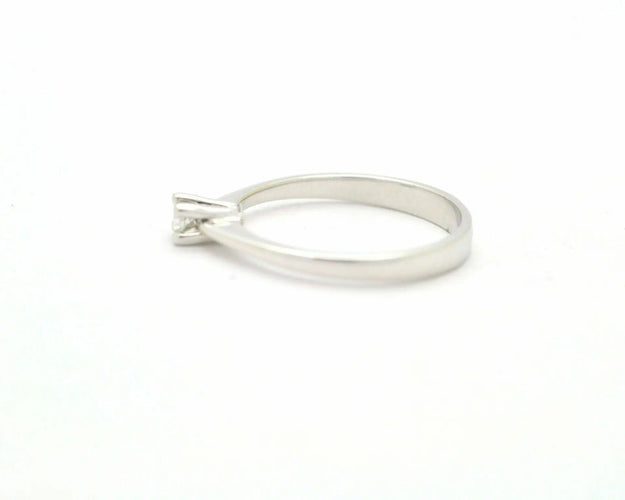 Bague Bague solitaire 0,06 ct 58 Facettes 8684