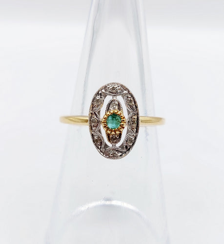Bague 51.5 Bague marquise art déco or jaune, émeraude et petits diamants 58 Facettes A05530