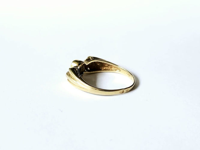 Bague 53 Bague or jaune, saphir et diamants 58 Facettes