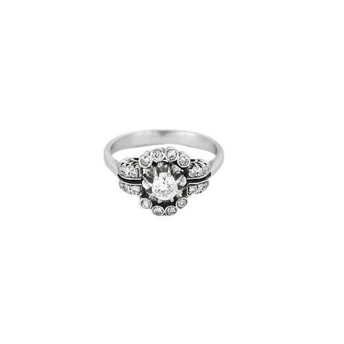 Bague 53.5 Bague en or gris et diamants 58 Facettes CHA08712