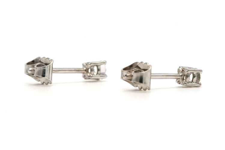 Boucles d'oreilles Boucles d'oreilles - Contemporaines serties de diamants en or blanc 18 carats 58 Facettes 23333