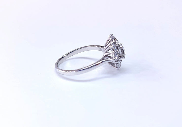Bague 54.5 Bague marguerite en or blanc 18k et diamants 58 Facettes Bag.marg-dt.DV