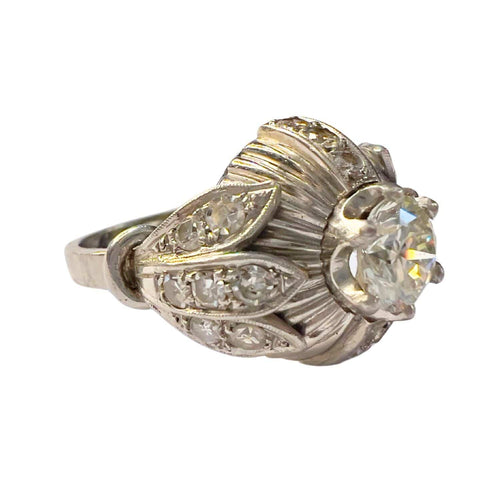 Bague Bague au design rétro en or blanc avec diamants 58 Facettes CH56